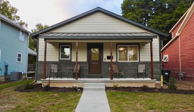Downtown Iowa City - Brand New Luxury Stay