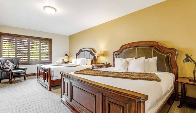 Downtown Jackson - Double King Suite