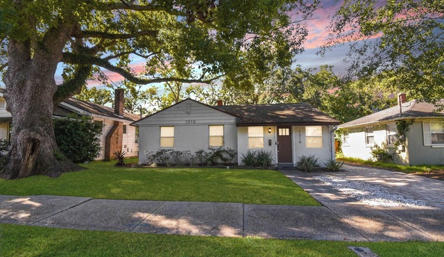 Downtown Jacksonville Retreat | Pet-Friendly with Hot Tub & Backyard Oasis