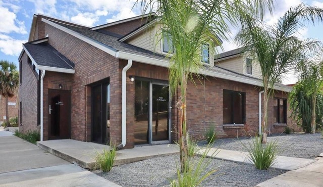 Downtown Jax Retreat- Sleeps 25