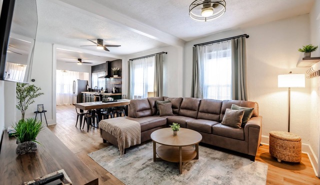 Downtown Landing: Extended Stays and Relocations