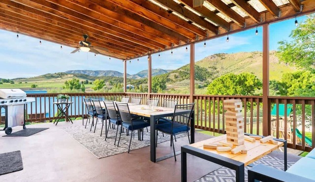 Downtown Lava - Views, Huge Yard, Slide, Games!