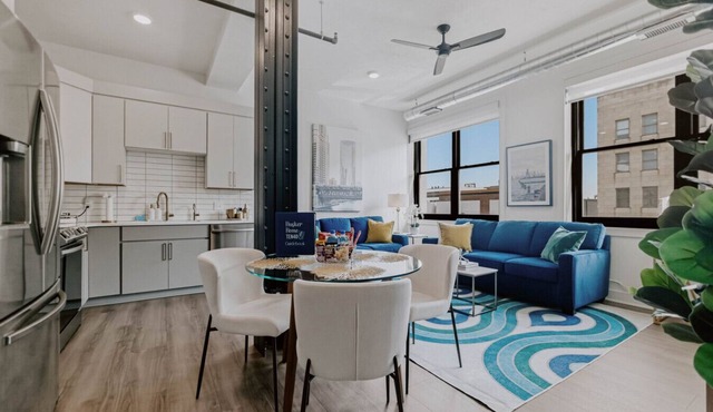 Downtown Lincoln Condo, Walk to Haymarket & UNL.