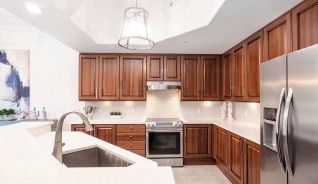 Downtown Location! Naples Bay Resort - Amenities!
