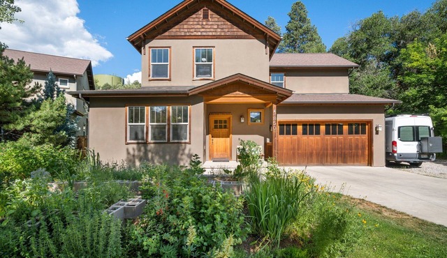 Downtown Location, Pet Friendly, Central A/C!