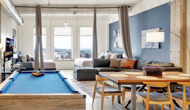 Downtown Loft I Pool, Gym, Free Parking, FIFA 2026