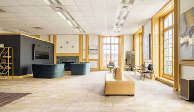 Downtown Loft Meeting Space in Historic Baltimore (No Overnight Stays Allowed)