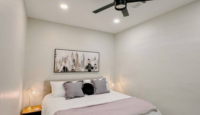 Downtown Loft nCozy 1-bedroom apartment in adorable Aberdeen with WiFi