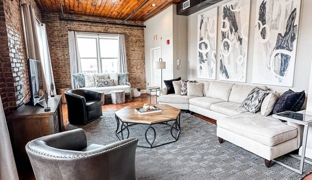 Downtown Lofts 1 Bedroom Penthouse
