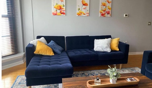 Downtown: Lovely 2-BD Condo with 1Free Garage Parking Space under Building