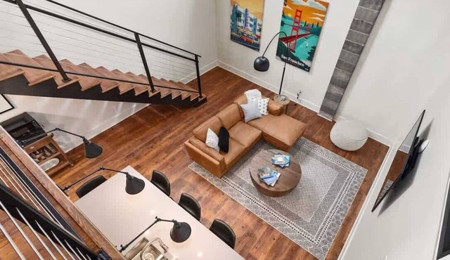 Downtown Luxe Historic Roots & Private Parking