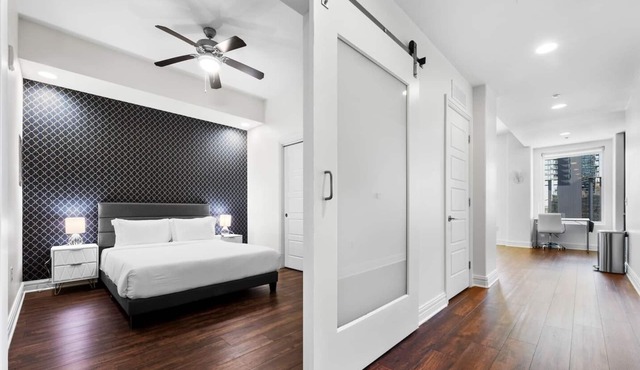 Downtown | Luxury 1BD Apt. | Pool | Gym | Great Views