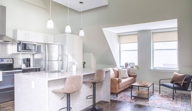 Downtown Luxury 1BR Loft