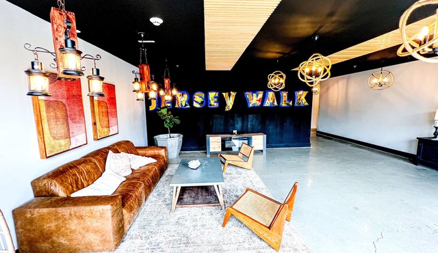 Downtown Luxury Apartment