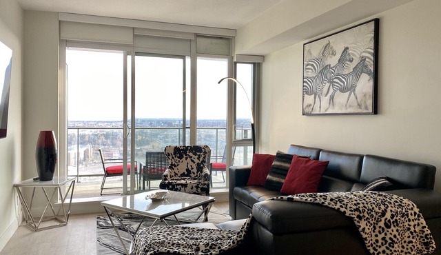 Downtown Luxury Condo in Tallest Tower in 34 floor