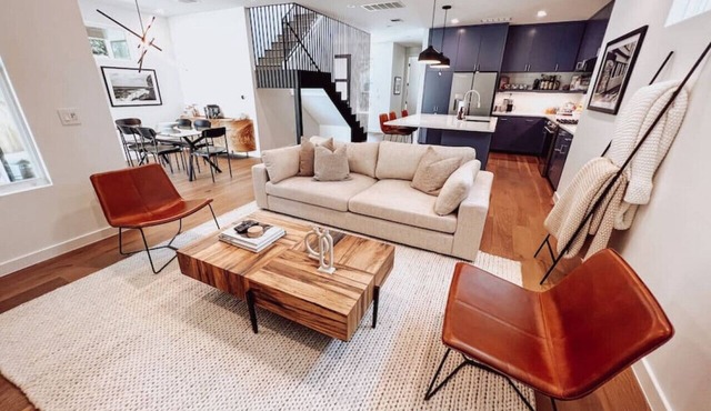 Downtown Luxury Home w/Hot Tub Near Lake in Holly
