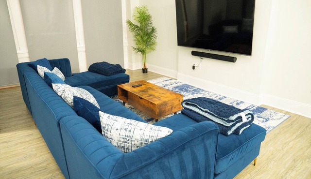 Downtown Luxury meets Modern 3Bed/3bath apt. w/parking - 5mins from Penn Station