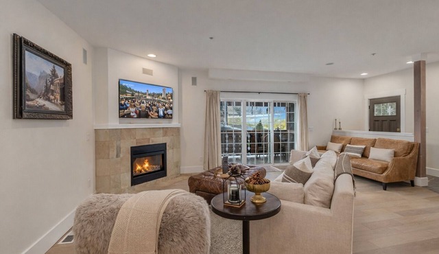 Downtown Luxury | Walk to It All | Garage | BBQ
