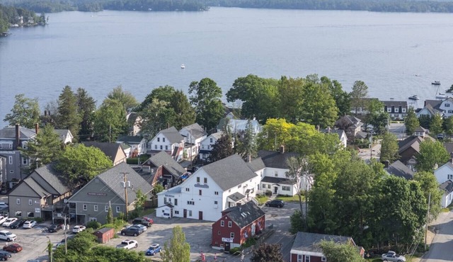 Downtown Luxury, Walk to Shops + Docks, Wolfeboro