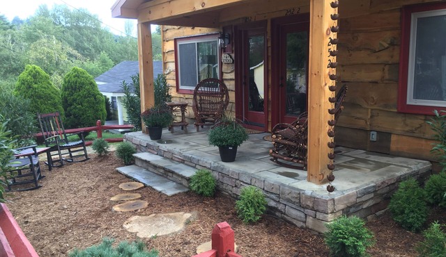 Downtown Main Street "STONES" FENCED YARD
