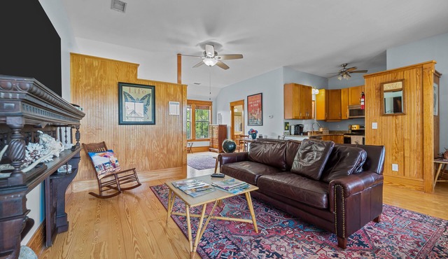 Downtown Manteo Studio - 12 minutes to OBX beaches!