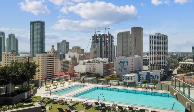 Downtown Miami Luxury Penthouse with Stunning Bay Views
