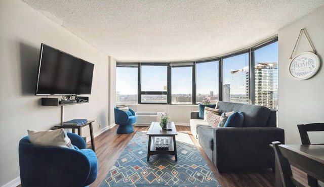 Downtown MICH AVE #20, Grant Park, Museums 2bd/2ba