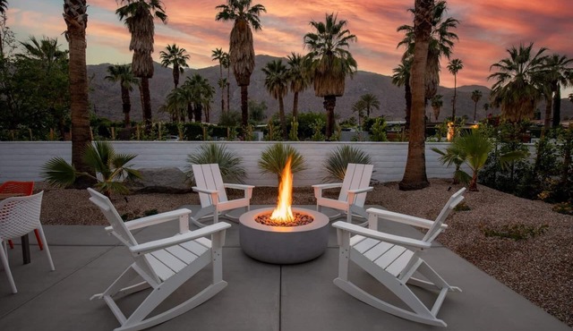 Downtown Mid Mod Warm Sands Centrally Located