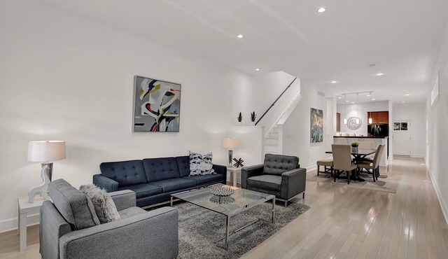 Downtown Modern and Luxurious 3 BD/3.5 BA Townhouse