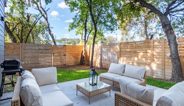 Downtown Modern Retreat: Steps from Everything