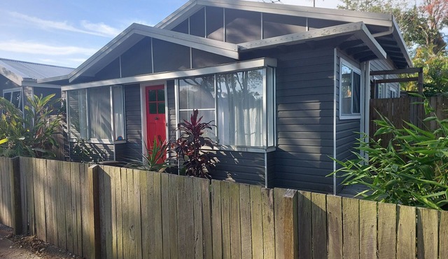 Downtown Mullumbimby Family Home + Studio.nShort stroll to everything Mullum.