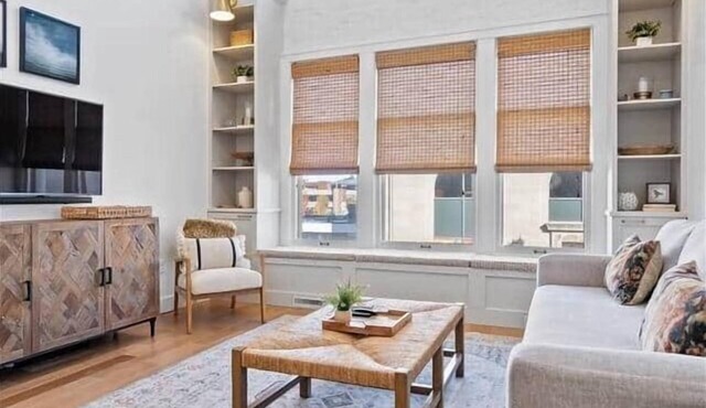 Downtown Muncie | Luxe Loft, Spa Bath, 1 Bed, BSU