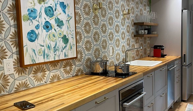 Downtown Mystic Flat - Newly Renovated