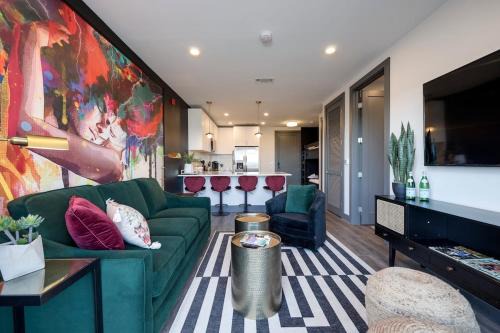 Downtown Nash 1mi to Broadway 4 beds Sleeps 6