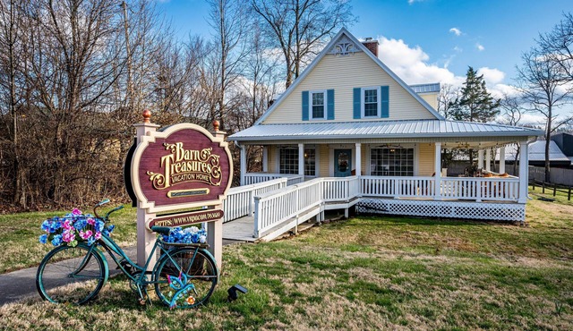 Downtown Nashville, IN - 5 Bedroom home