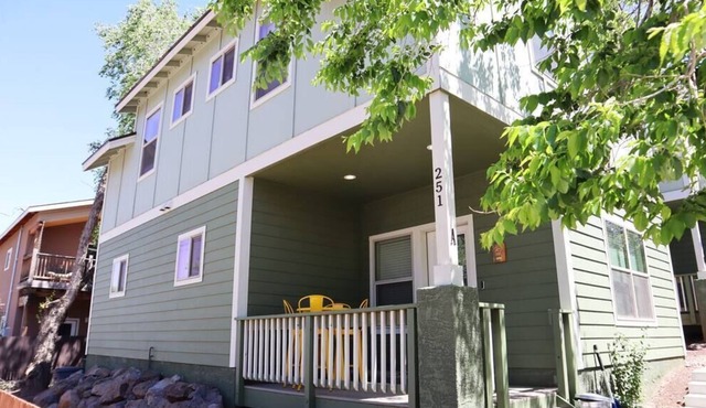 Downtown / NAU Steps Away Perfect for Longer Stays