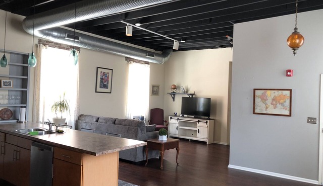 Downtown New Castle Indiana Condo Available for short-term and long-term stays.