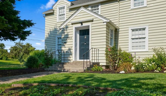 Downtown Next to Bush Park - Salem's Premier Location