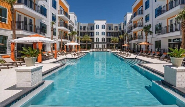 ♢Downtown Oasis♢ Brand new 5★ Amenities and Location