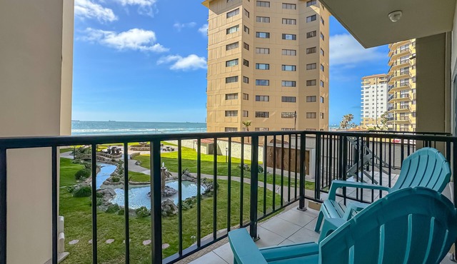 Downtown Oceana Condo/2 Min Walk to Papas&Beer