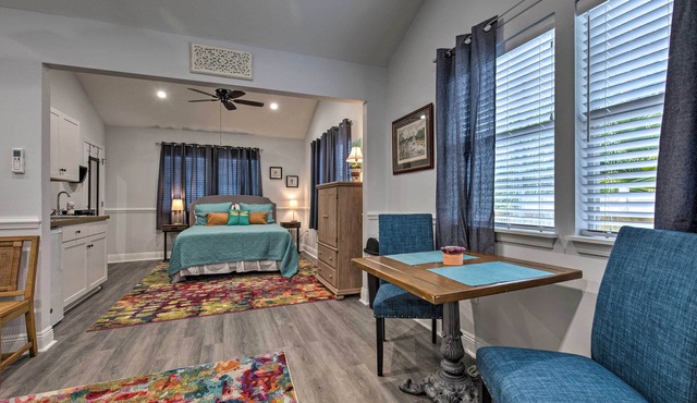 Downtown Ocean Springs Retreat: 1 Mi to Beach!