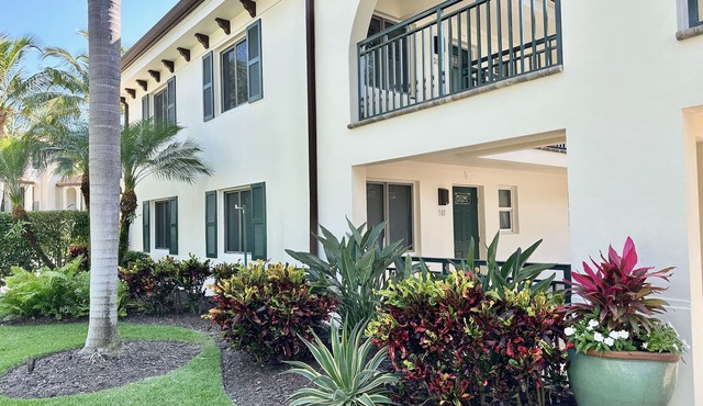Downtown "old" Naples, walking distance to beach, restaurants & shops