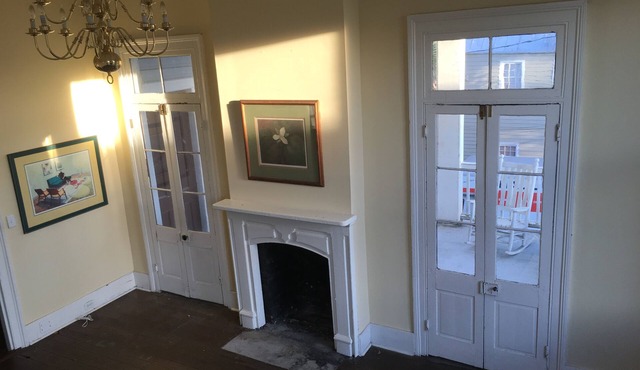 Downtown-One-of-a-Kind Romantic Luxury Residence 5BR, 3BA Sleeps 10 to 12