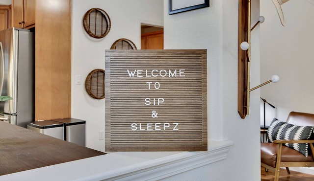 Downtown Paso: Sip N Sleepz 3 Bed/2.5 Bath