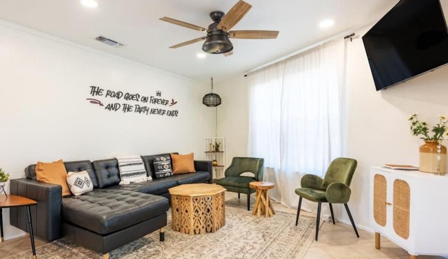 Downtown Pearl Bungalow at Beer Ranch Project