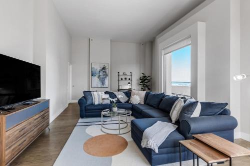 DownTown Penthouse - 4bd 4ba, Parking , Gym and Pool