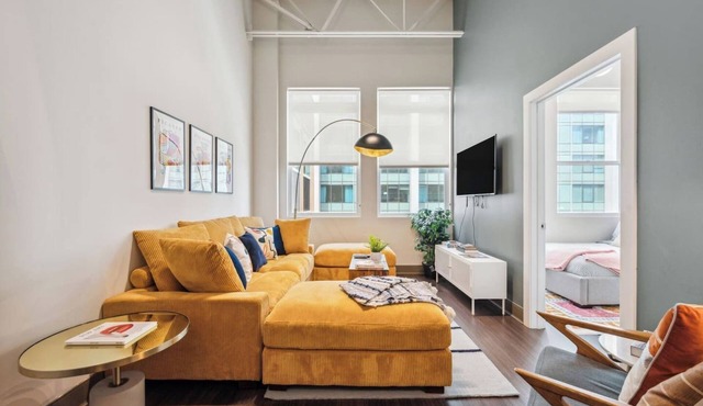 Downtown Penthouse - Mich Ave 2bd | +gym & VIEWS