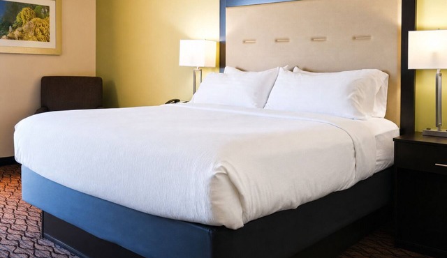 Downtown Pet-Friendly Unit | Near Texas Surf Museum & Coastal Exhibits