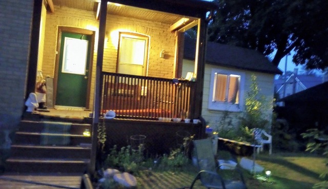 Downtown Peterborough property, lake view; walk to cafes, pubs theatre & beaches