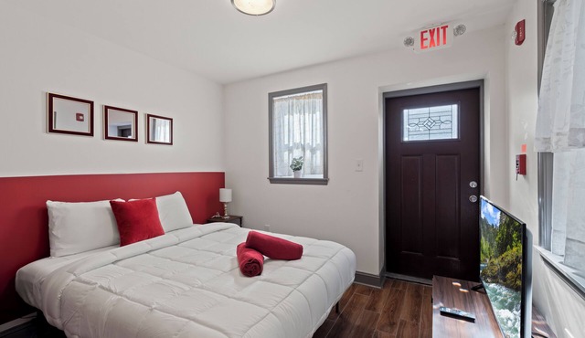 Downtown Philly 1BR W/Game Room & Basketball Court